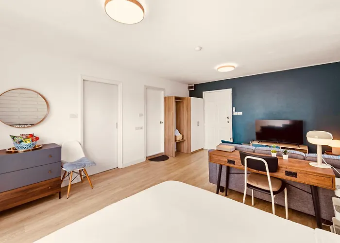 Quiet 1br River Front Oasis 15 Minutes To Sky Train * 방콕